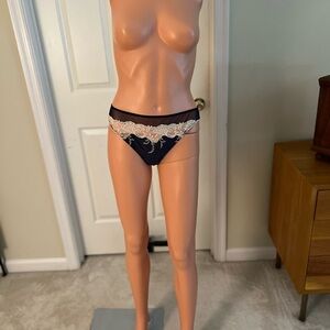 Natori Navy and Cream Lace Panties